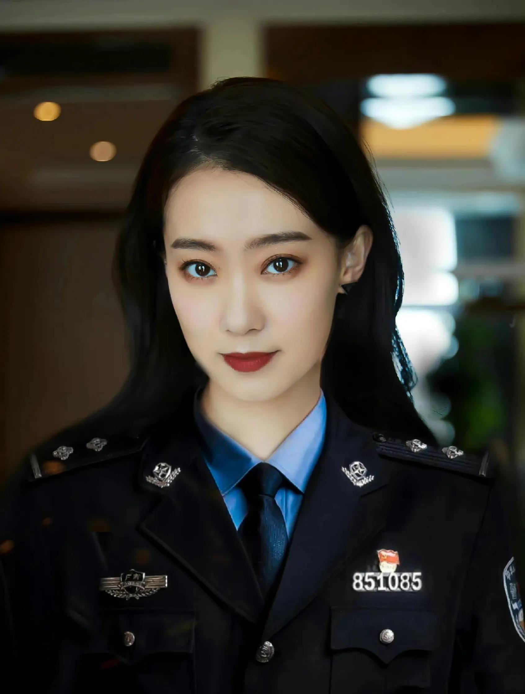 女艺人制服大PK，你最喜欢谁？