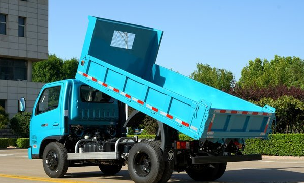 全新设计的致富神车渣土运输好帮手福田瑞沃金刚S1自卸翻斗车