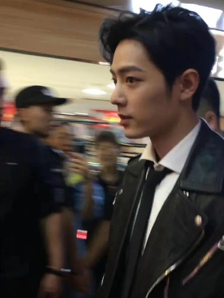 生图比精修好看的十位男明星：杨洋朱一龙太精致，任嘉伦肖战惊艳