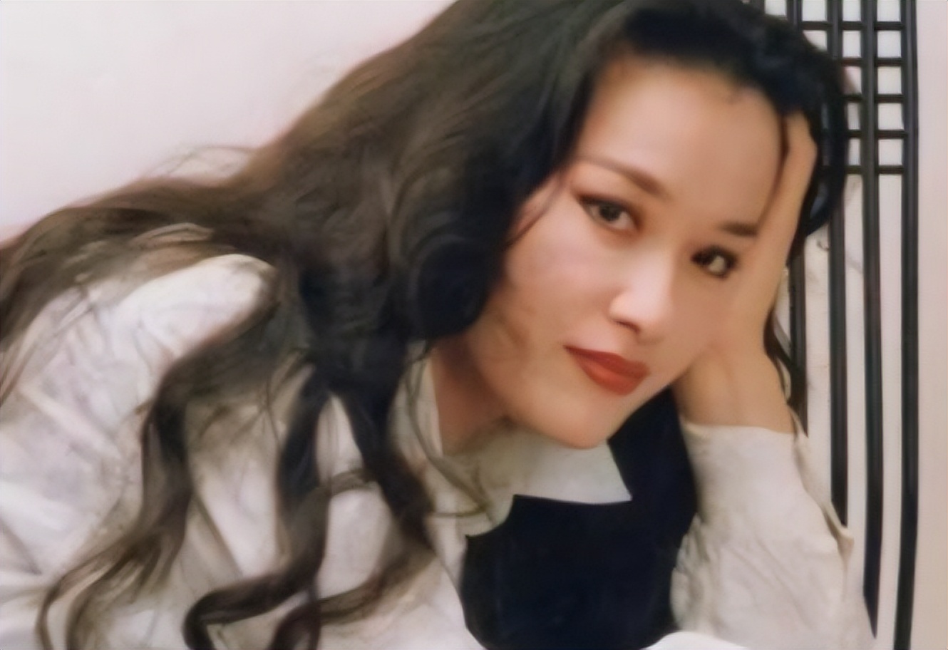 索宝莉：因一首歌爆红，为丈夫屈建远嫁，身世凄苦，56岁病逝异乡