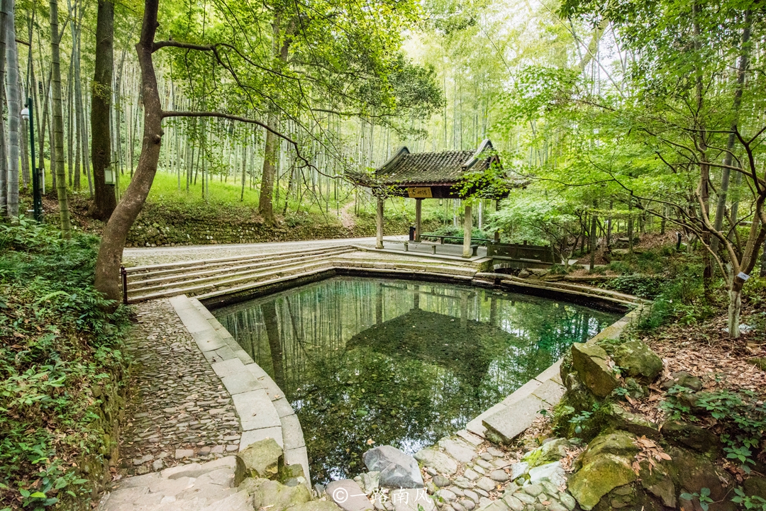 杭州周边旅游景点攻略，这三个地方公交车直达，一天时间可以走完