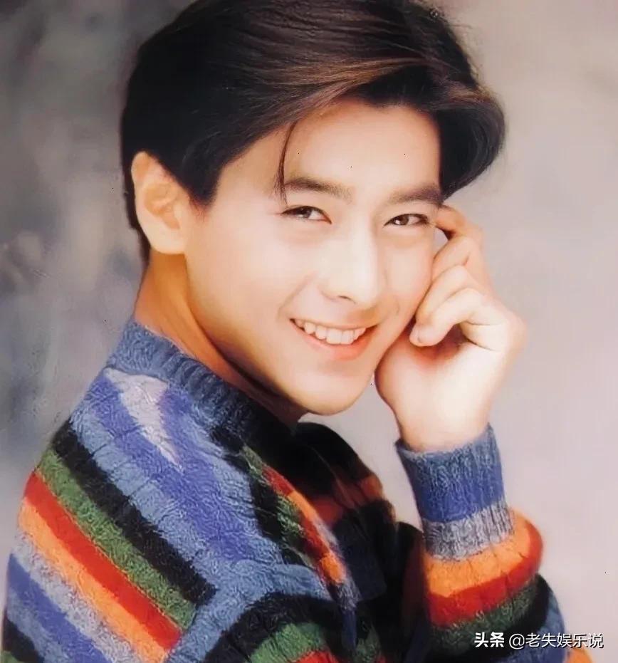 他才是真正的“不老男神”，34岁还在演孩子，娶妻被嘲似两代人