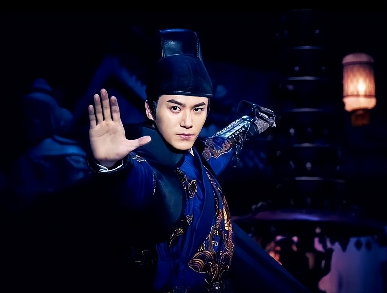 穿飞鱼服我只服这11位男星！穿上后个个化身为万人迷，霸气侧漏