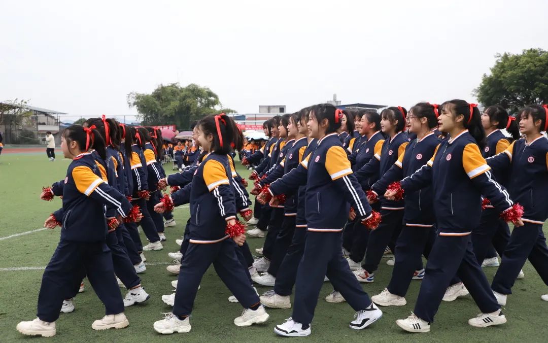 南充师范学校举行2021年“新华文轩杯”冬季运动会
