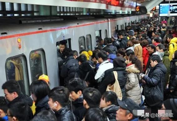 我住在河北，到北京上班，每天来回117公里，比在北京租房更省钱