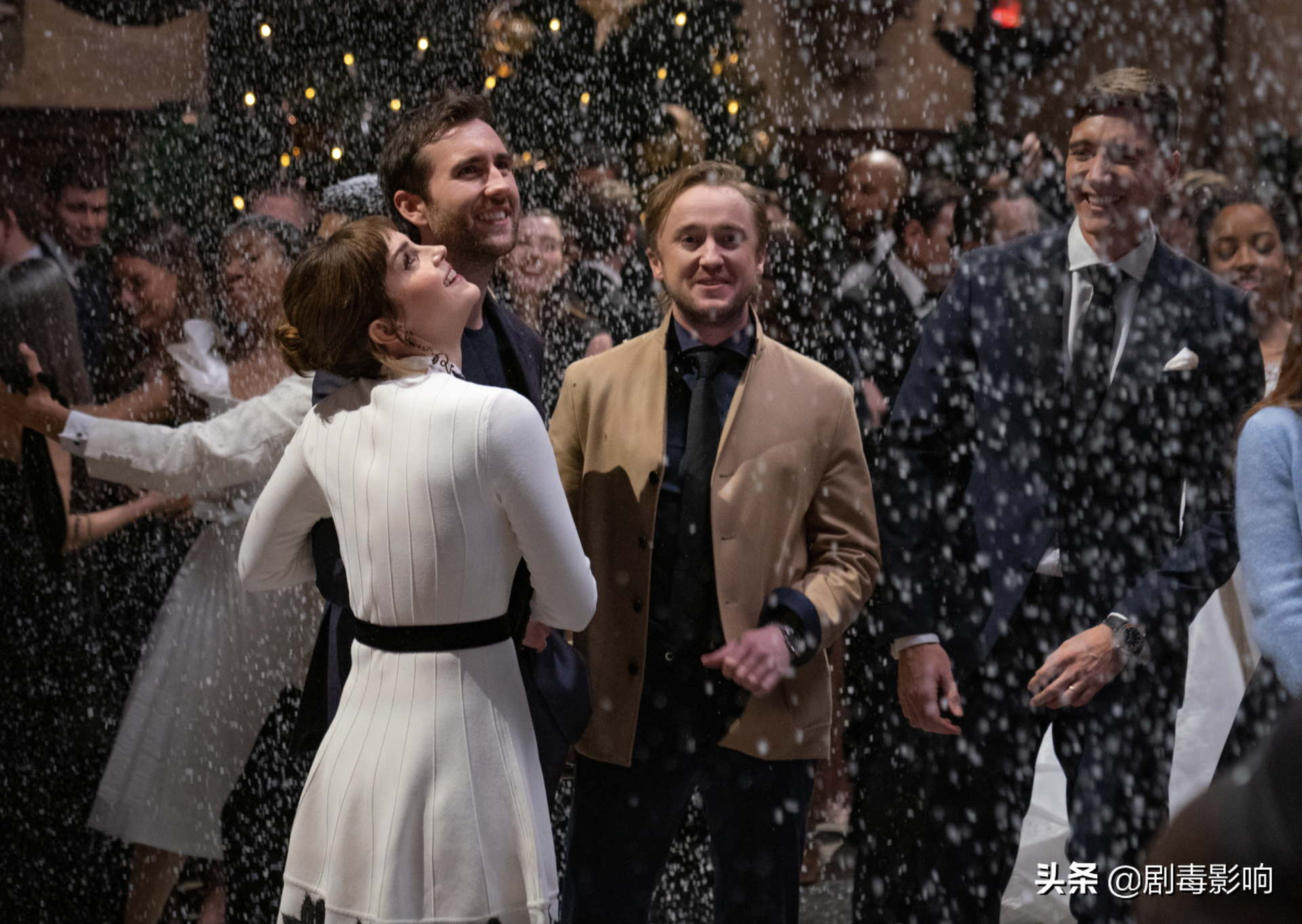 《哈利·波特20周年》：每一帧都是情怀，却成了2022开年最大闹剧