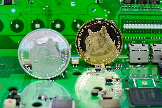 马斯克近来好多话！还被索赔1.7万亿—睿问美国财讯集汇