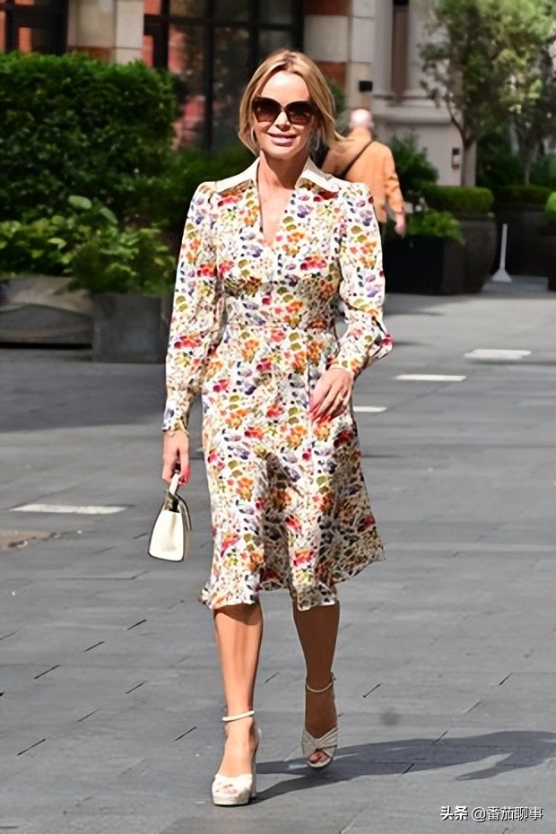 Amanda Holden 和 Ashley Roberts 在伦敦时身着华丽的夏装击败了酷热