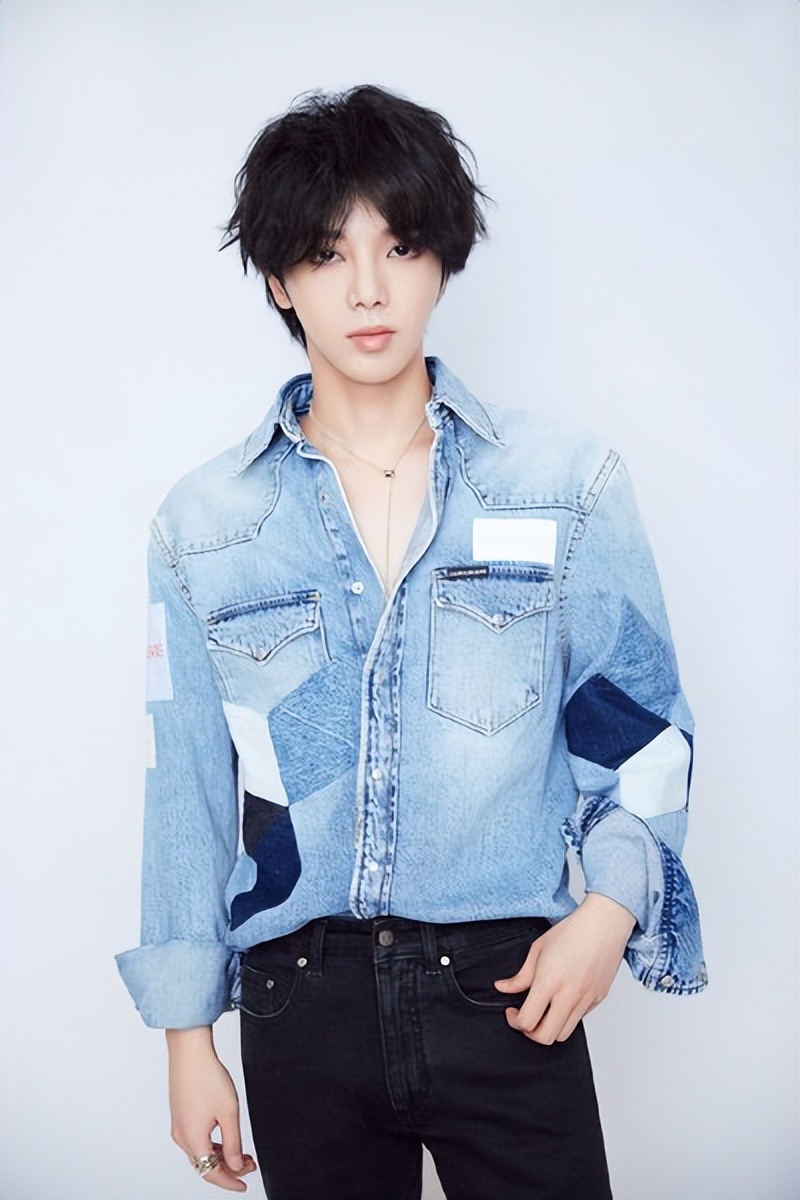 男星衣品—华晨宇（四）