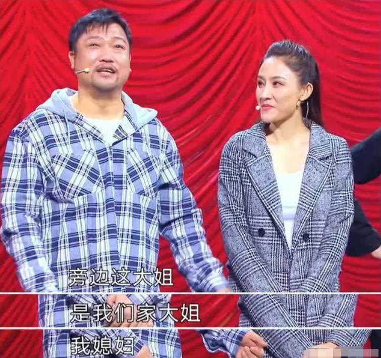 贾冰：从军人出身到喜剧演员，2次冠军3上春晚，和妻子恩爱惹人羡