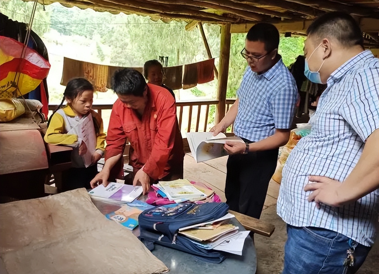 考上985就实现地位的转变了？资深老师的一句话，揭露了现实