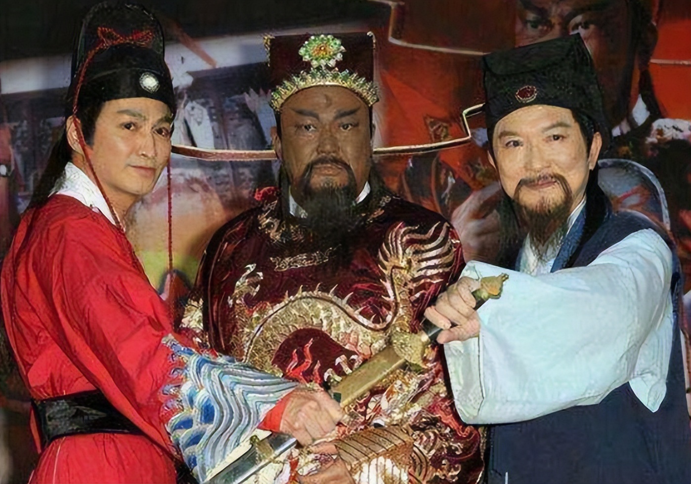 何家劲回应《包青天》穿帮：是公孙策撞了我一下，根本没时间NG