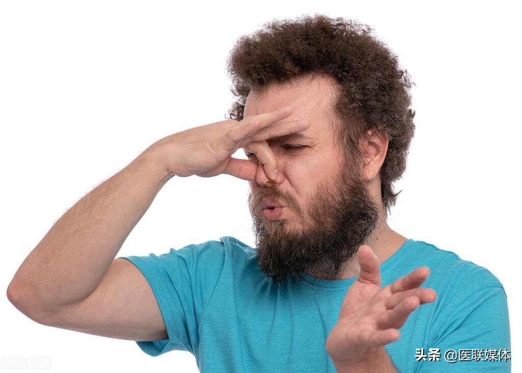 头发总是一把一把掉？这4个方法，或许能帮你摆脱困扰