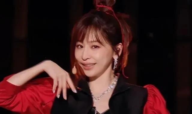 浪姐3:“倒数第一”一跃榜首，王心凌掉第七，赵樱子成“群嘲”