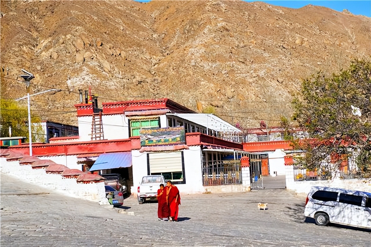 西藏拉薩旅遊哲蚌寺人文底蘊深厚風景遼闊幸運還可看到辯經