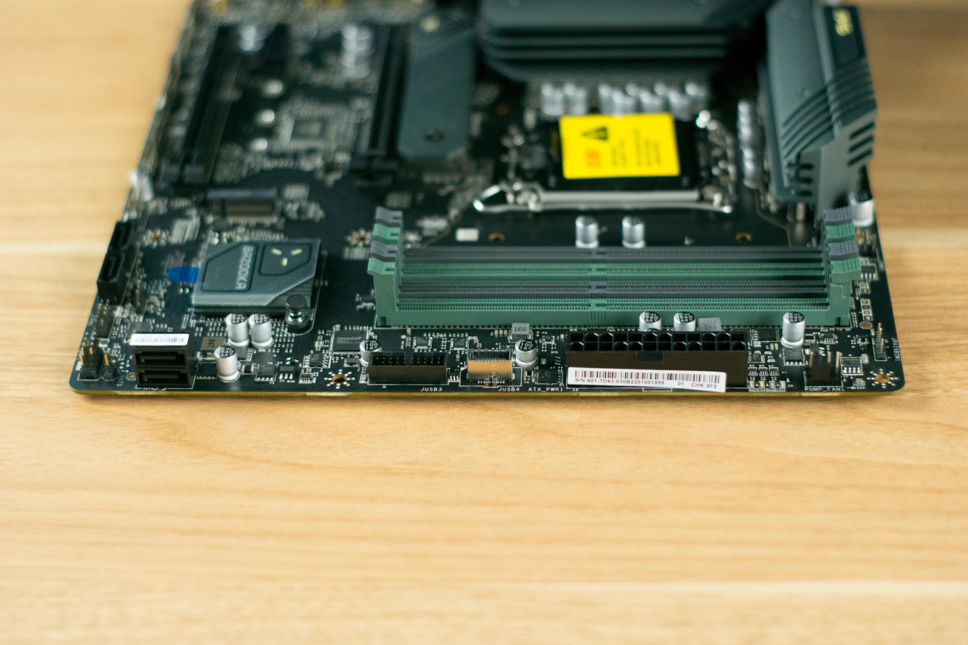 仅中国大陆特供，英特尔这CPU意图何在？i5-12490F+B660主板实测