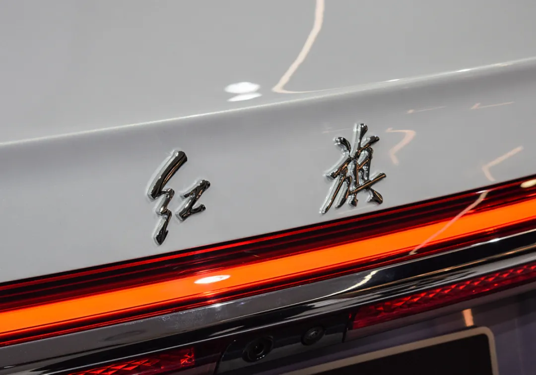 车300:红旗体验店在日本开业,H9顶配超60万元,网友:扬眉吐气