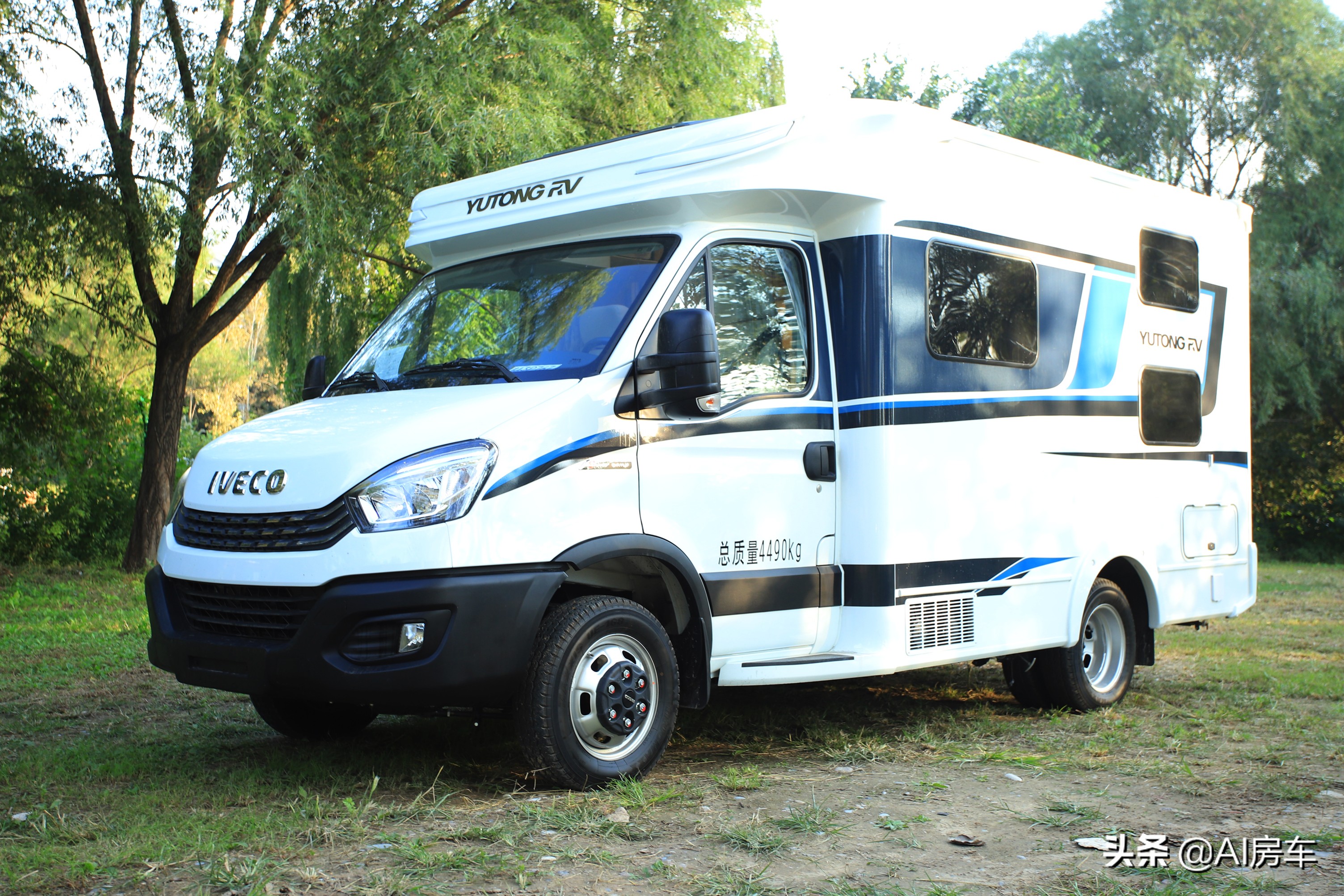 0t6轮6座,吃住不愁还经济的探境房车