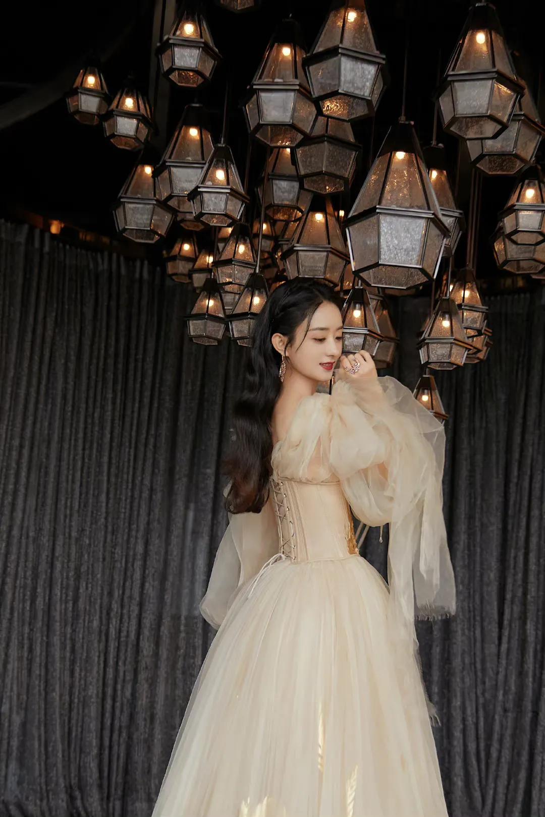 赵丽颖、杨颖、唐艺昕最好看的礼服合集，美若天仙，令人如痴如醉