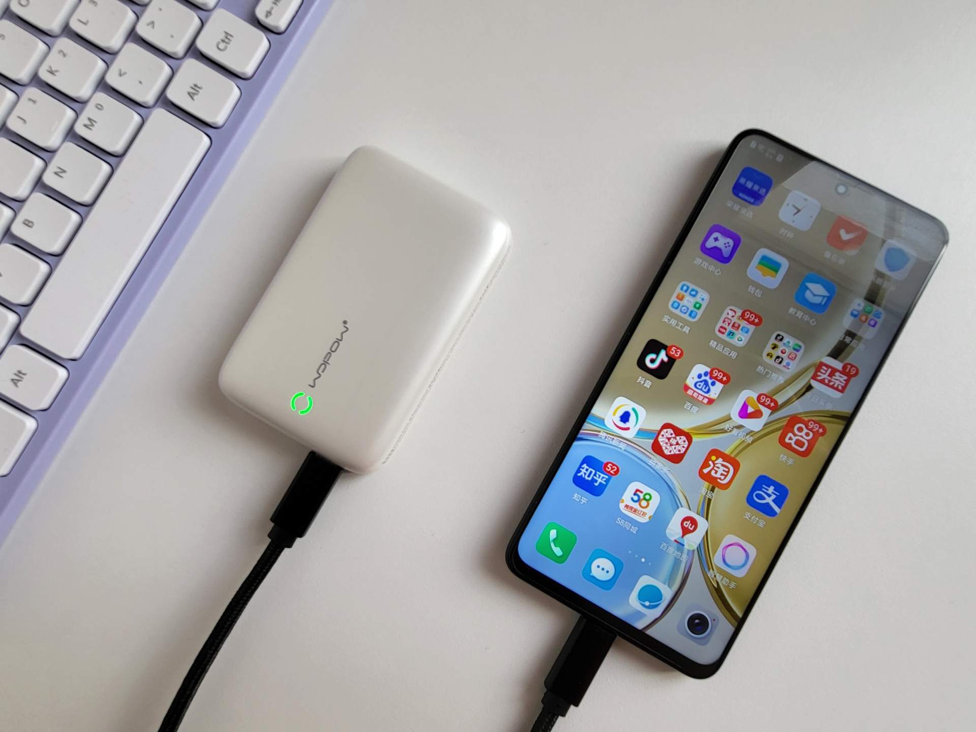 夏季出街，iPhone补电尽在掌握——沃品磁吸快充移动电源PW29体验