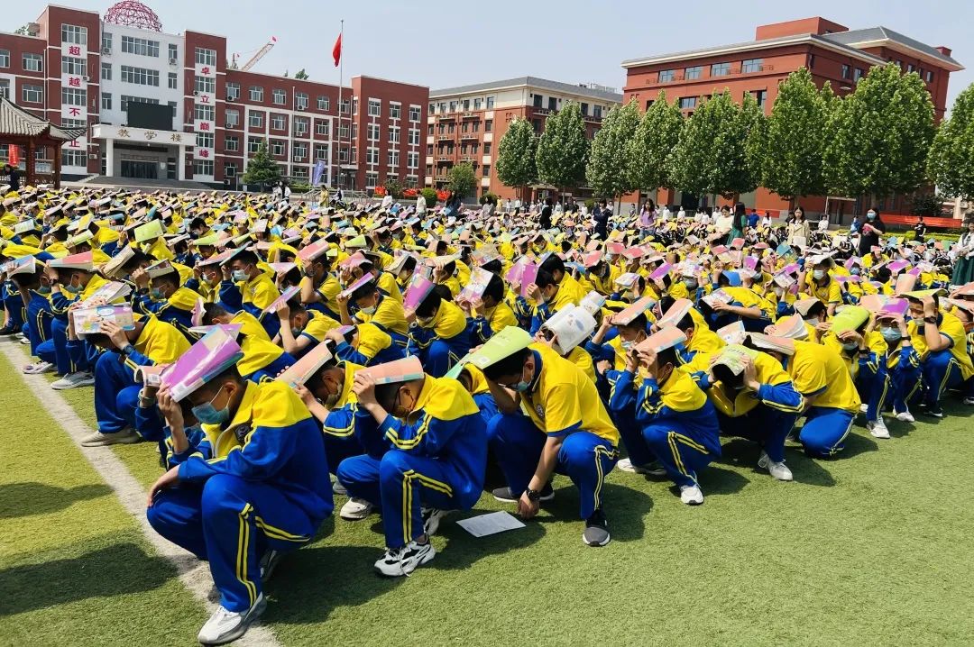 演練有方 應(yīng)急不慌丨廣宗太行中學(xué)開展防震防火緊急疏散演練