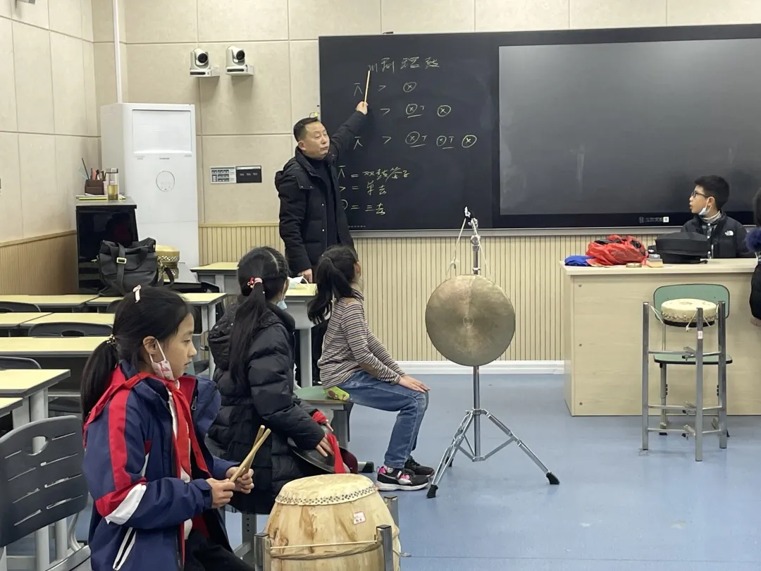 四川大学西航港实验小学——“舞”动童年“音”你精彩