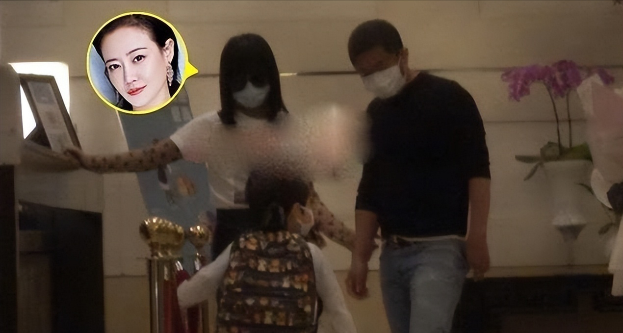 董洁、董璇、关悦跟谭卓带娃现身活动，离开滤镜的容貌太真实了