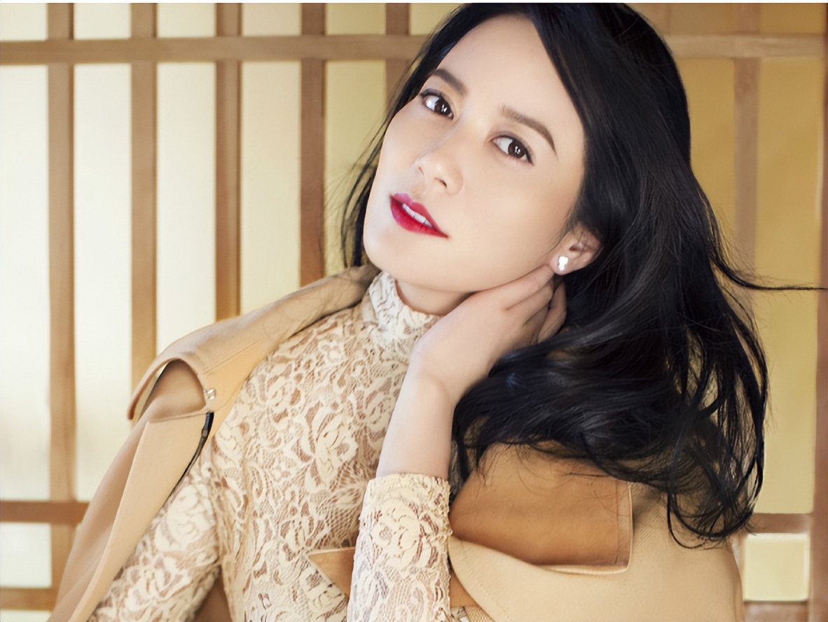 “女人30豆腐渣”？这6位“徐娘半老”的女星，个个风华不减