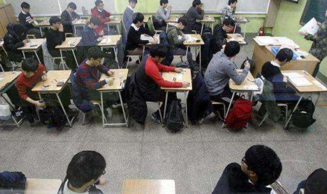 2009年，江西一高考状元抢银行10万被判10年，出狱再考入985名校