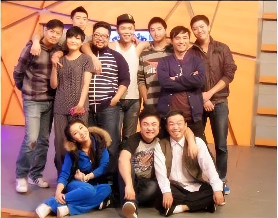 坚守了十多年的喜剧梦想，发展各不相同，永远难再聚的爱笑会议室