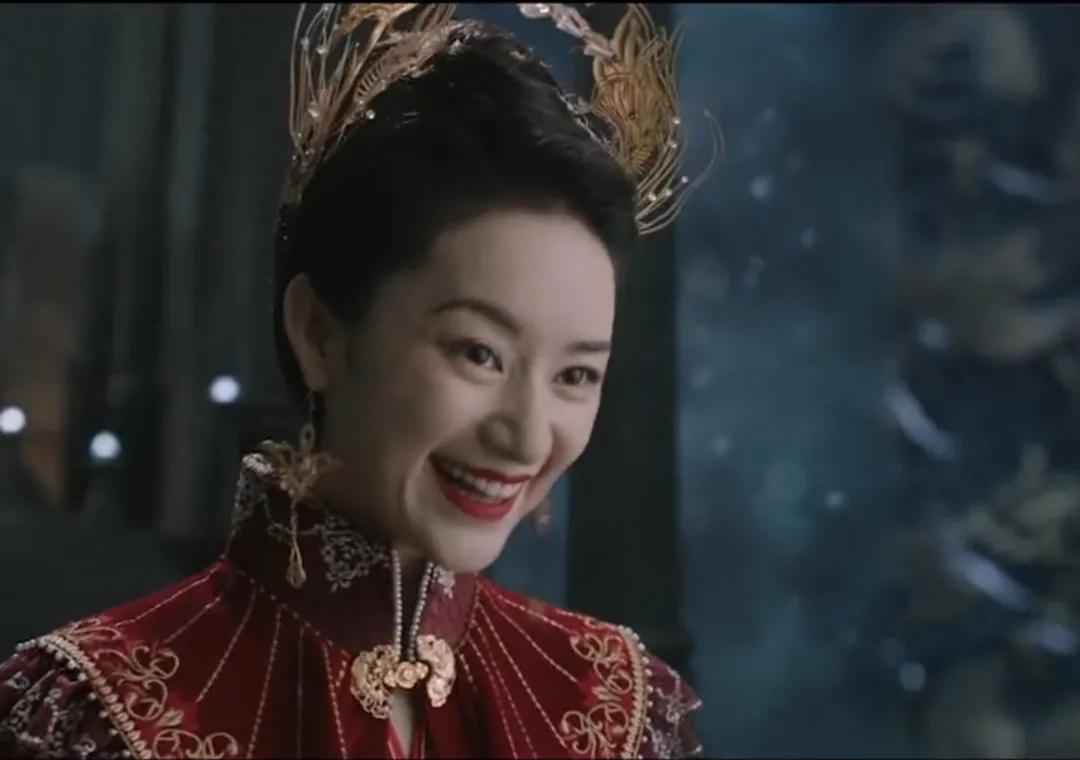 《与君初相识》顺德换上鳞光裙，仙师为何震怒？只因她犯了大忌