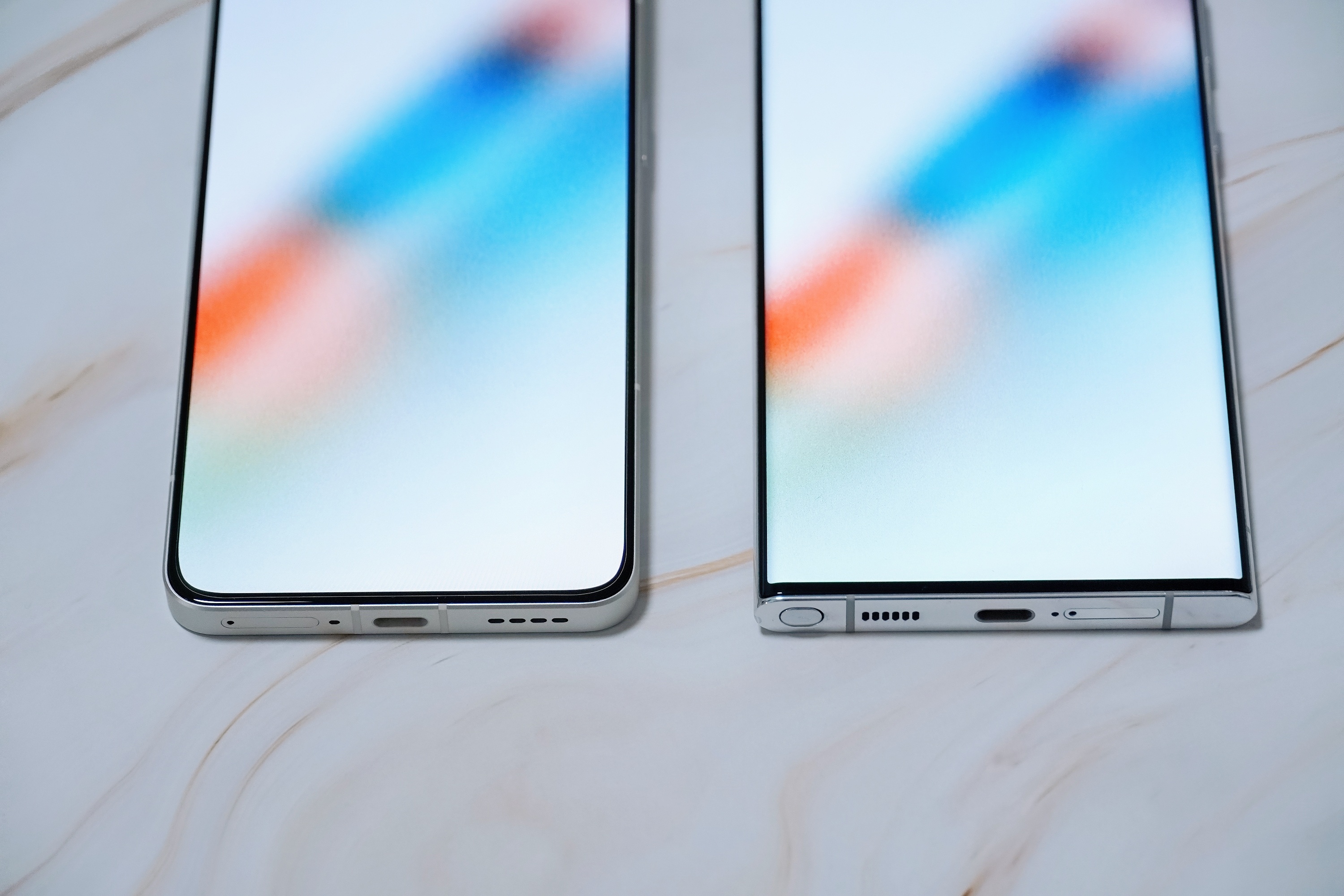 正面都是屏！真我GT2大师探索版超窄边框曝光，金属铆钉“LV”风