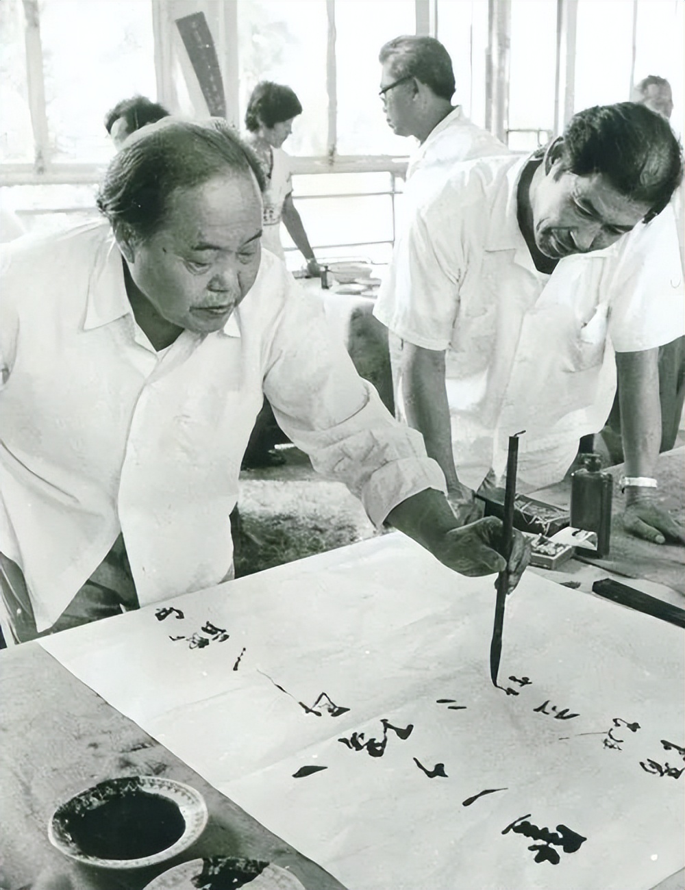 纪念孔孚 自曲阜、济南来，必将走向世界和未来——访谈孔德铮大姐