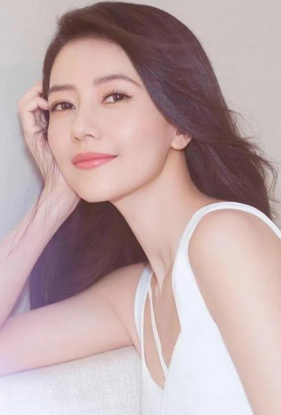 高圆圆和俞飞鸿，谁更有成熟之美