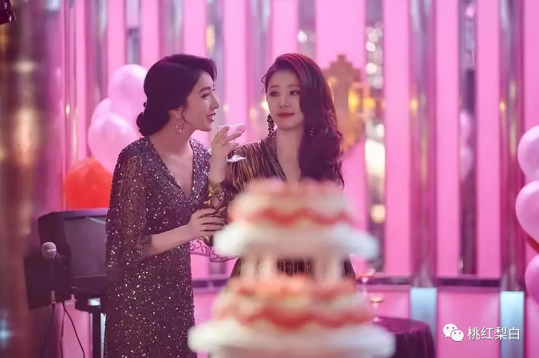 林心如新剧《华灯初上》,全员恋爱脑,上演中年陪酒女小时代
