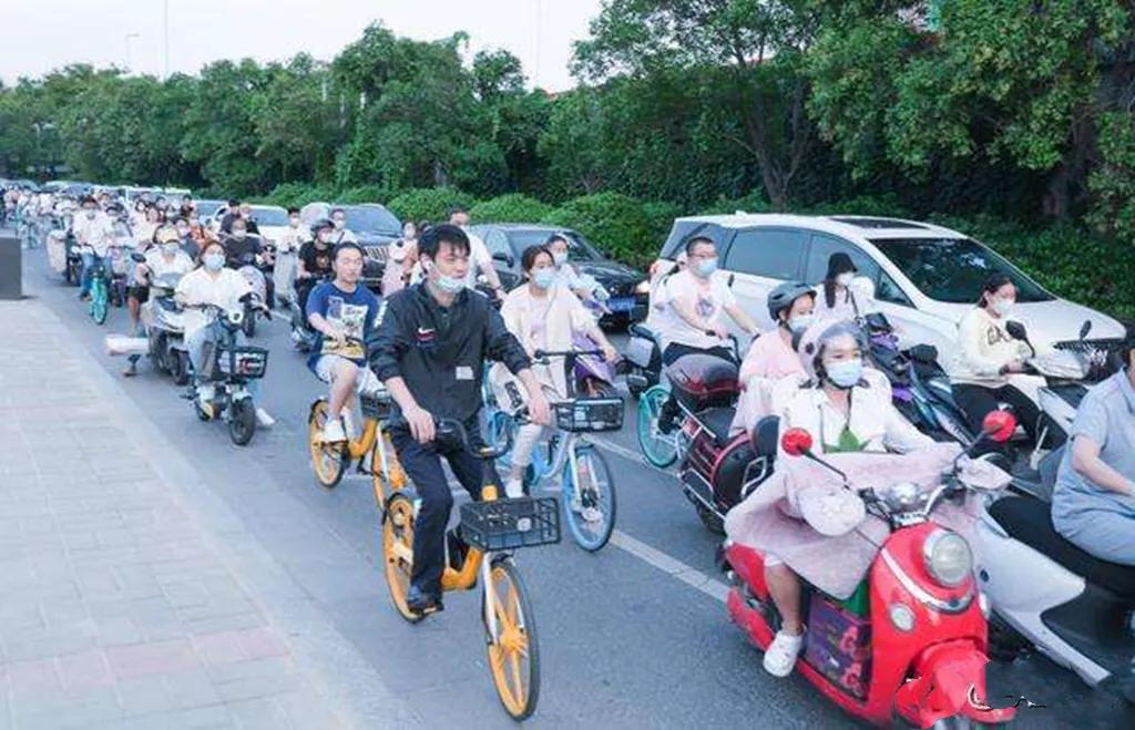 为了出行方便，C1想要驾驶电动车、三轮车、老年代步车只需增D证