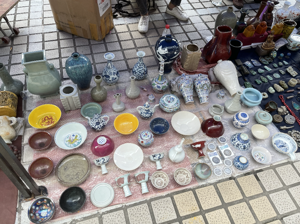 荔湾|花地湾古玩地摊集市开市啦!来看看大家淘到哪些好货