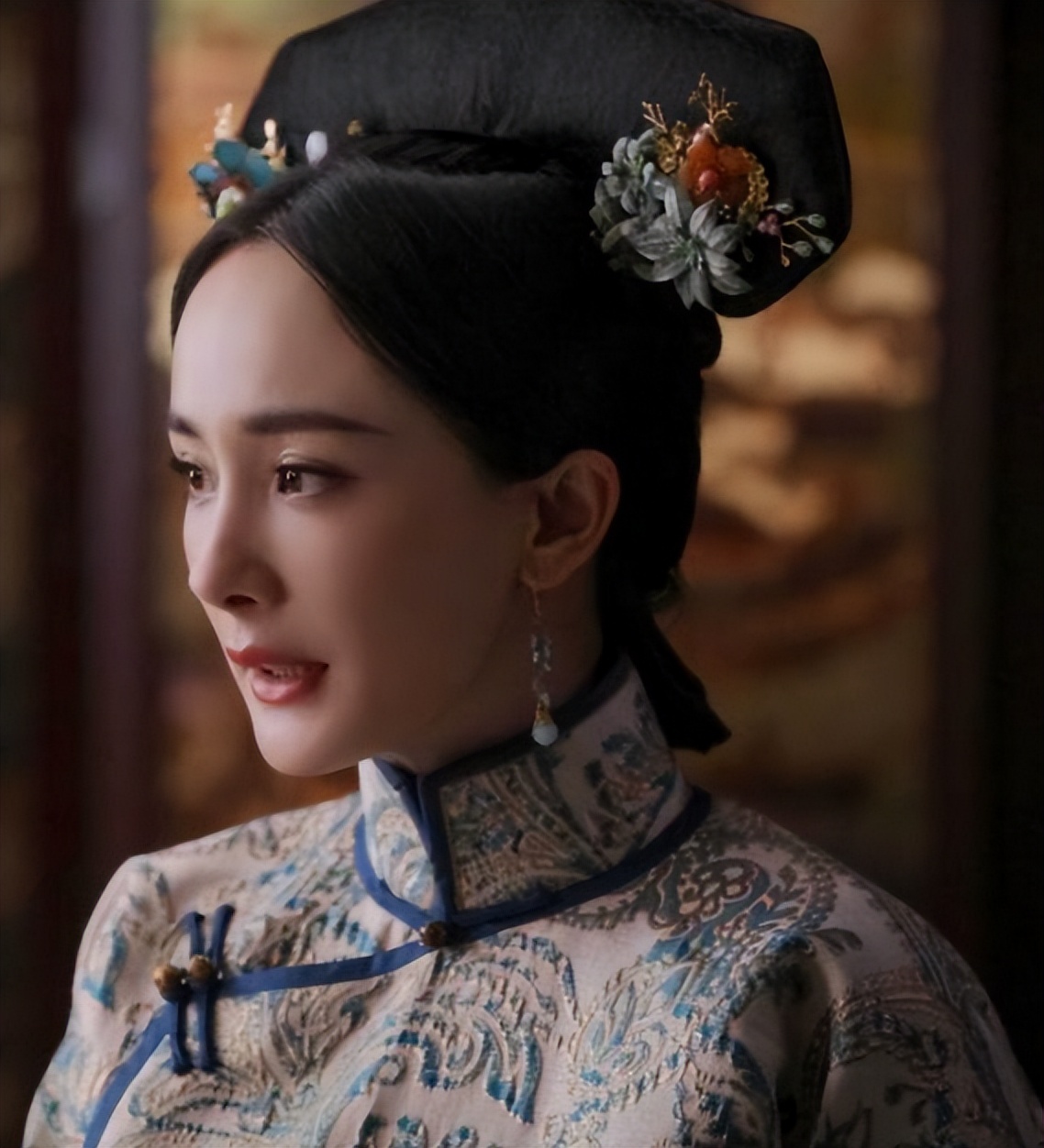 论脸型的重要性,同样是"戴旗头",有的灵气逼人有的惨不忍睹