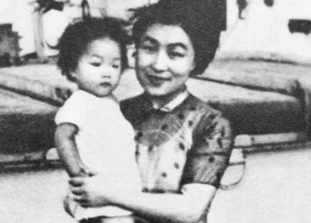 97年钱瑗病逝，8天后昏迷中的钱钟书突然喊道：阿圆，转去自己家