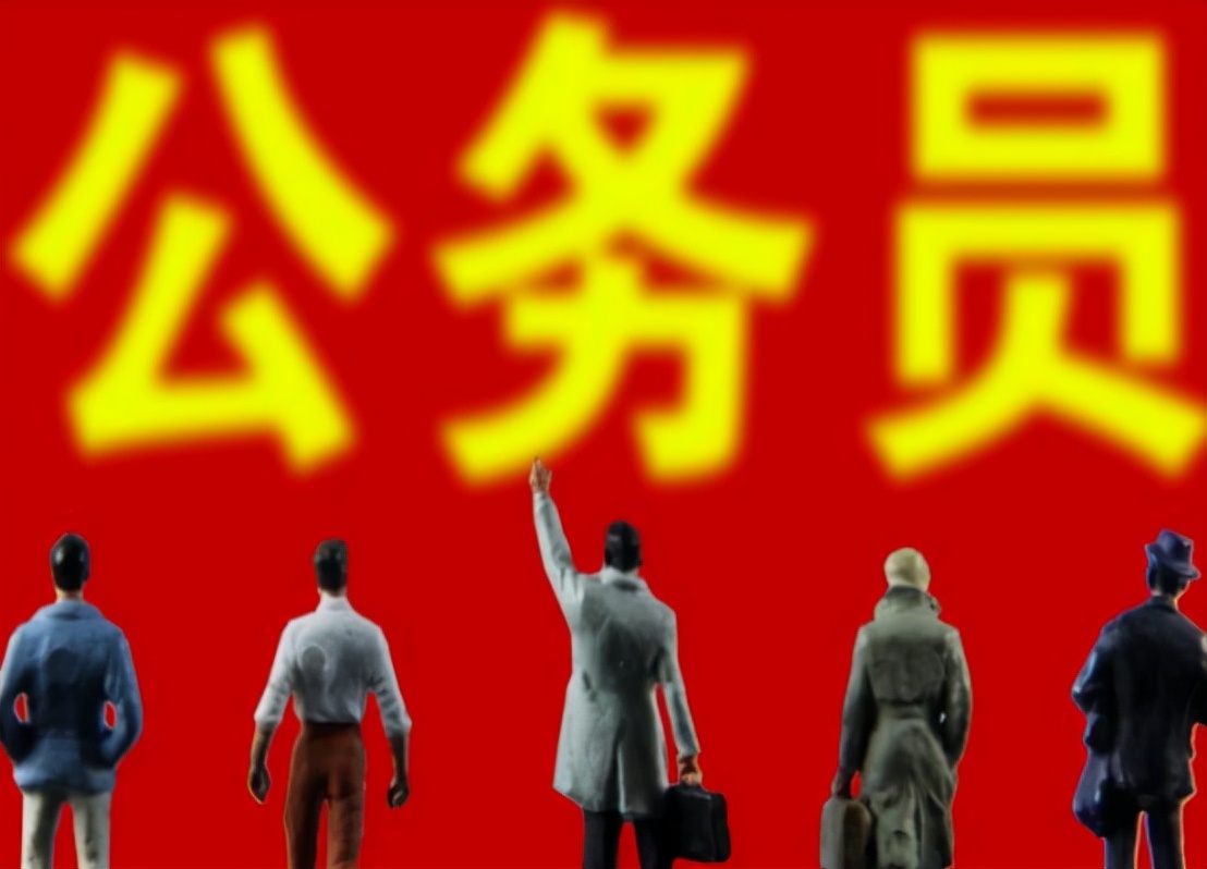 这些工作看起来年薪几十万，实际上工资并不高，空姐也不例外