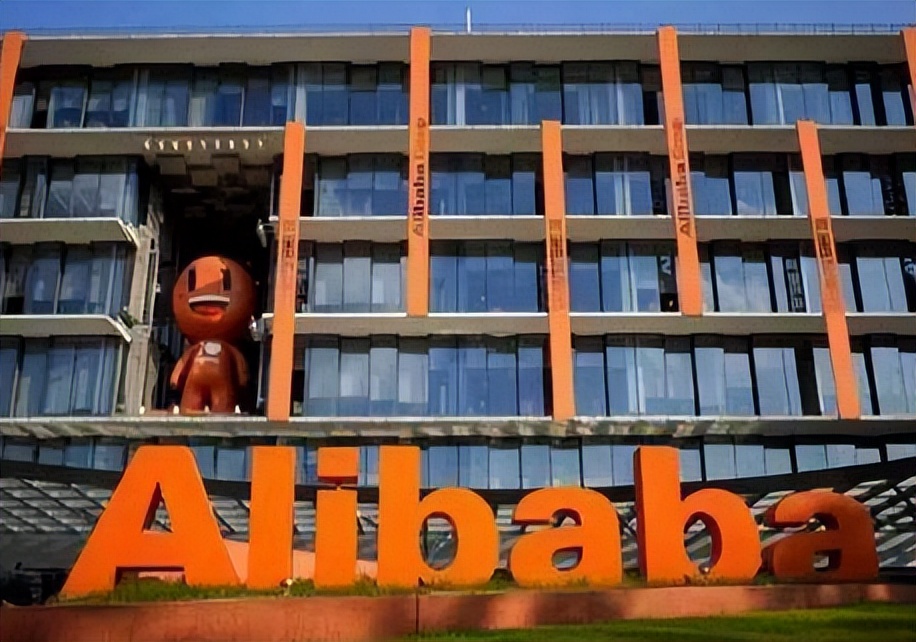 马云：24岁大学毕业，普通人到首富，再回首才发现他成功是必然的