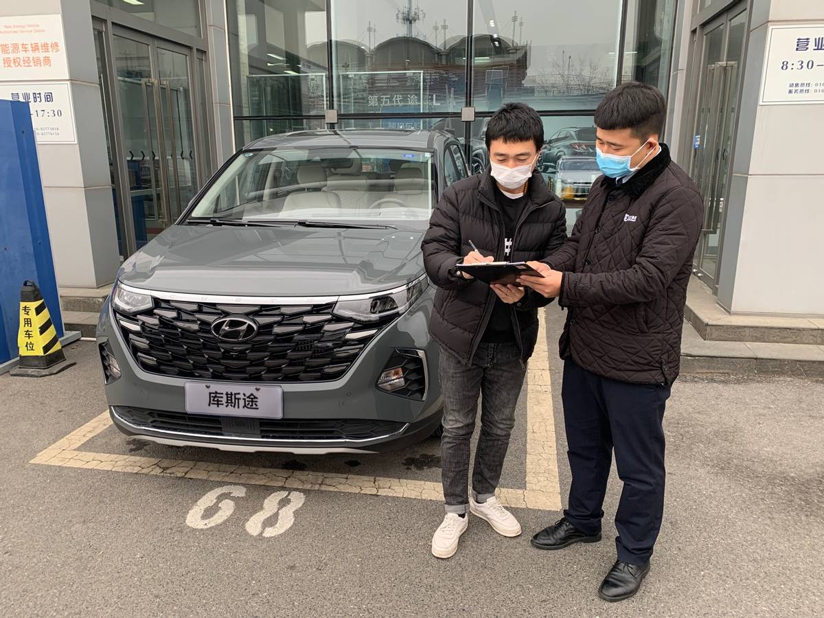 记者探店：深入了解热销MPV为何火爆