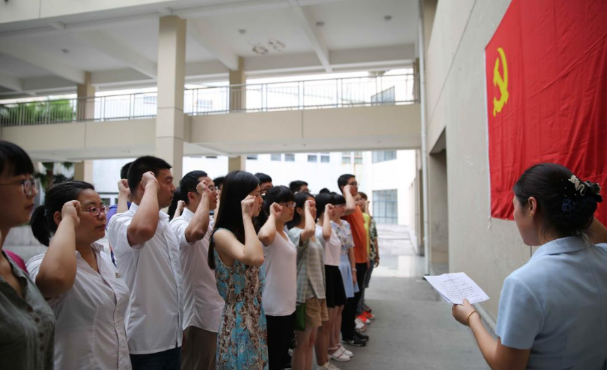 大学生能不能入党，“决定权”不在辅导员手里，同学们应提前了解