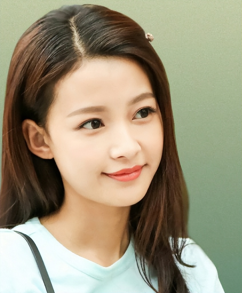 娃娃脸我只服这12位明星！有人30岁还能演高中生，个个青春永驻