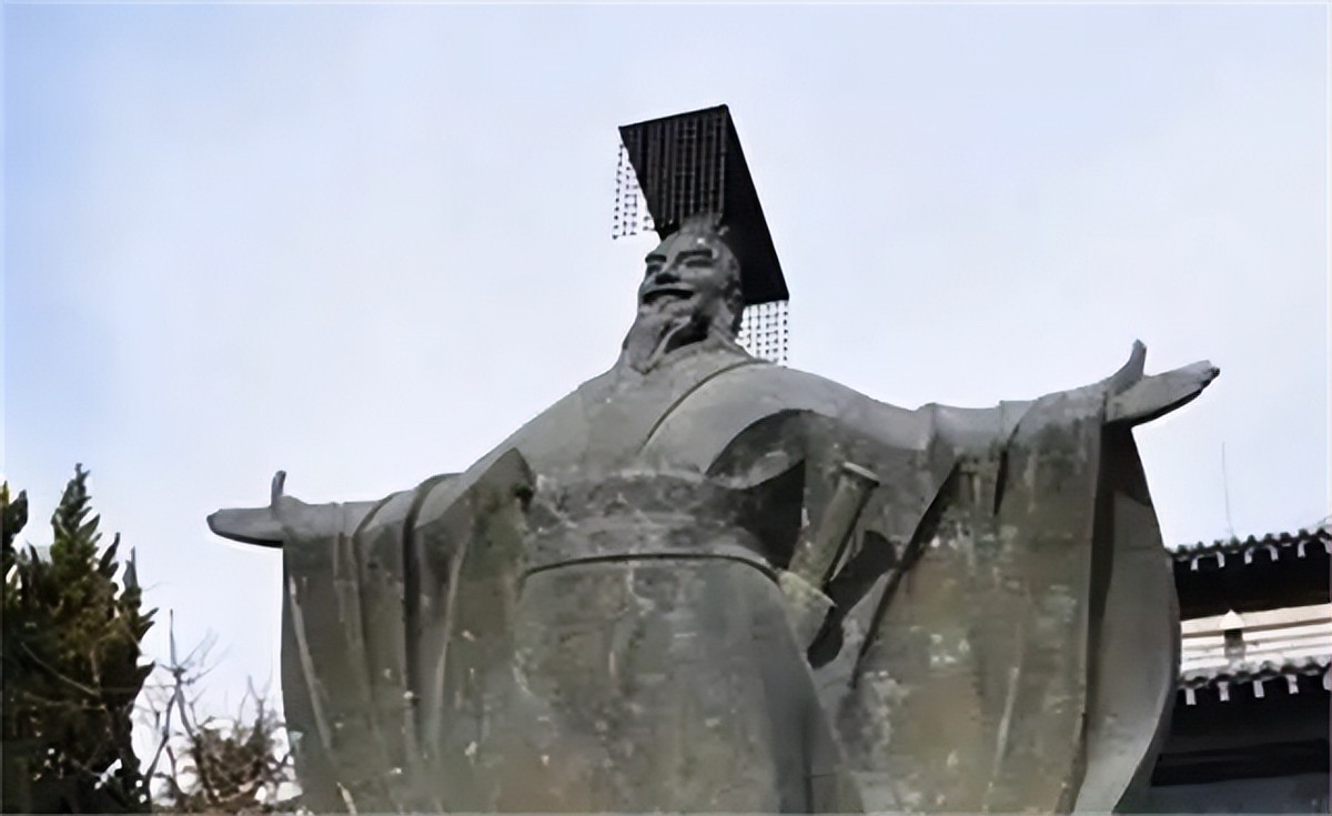 秦始皇为什么把“寡人”改成“朕”，有何深意？