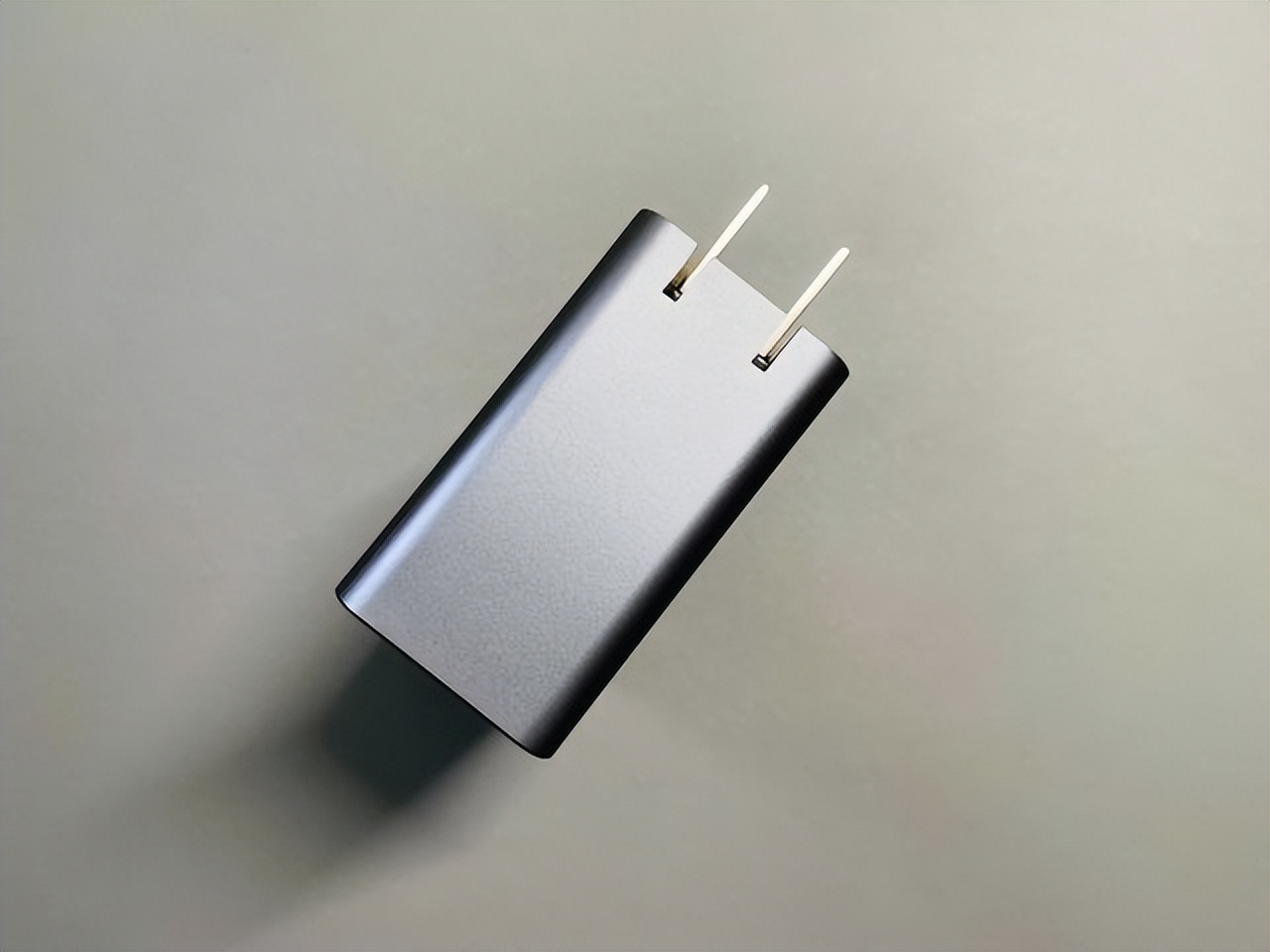 带来极致体验，努比亚120W氘锋氮化镓充电器，充电就该这么快