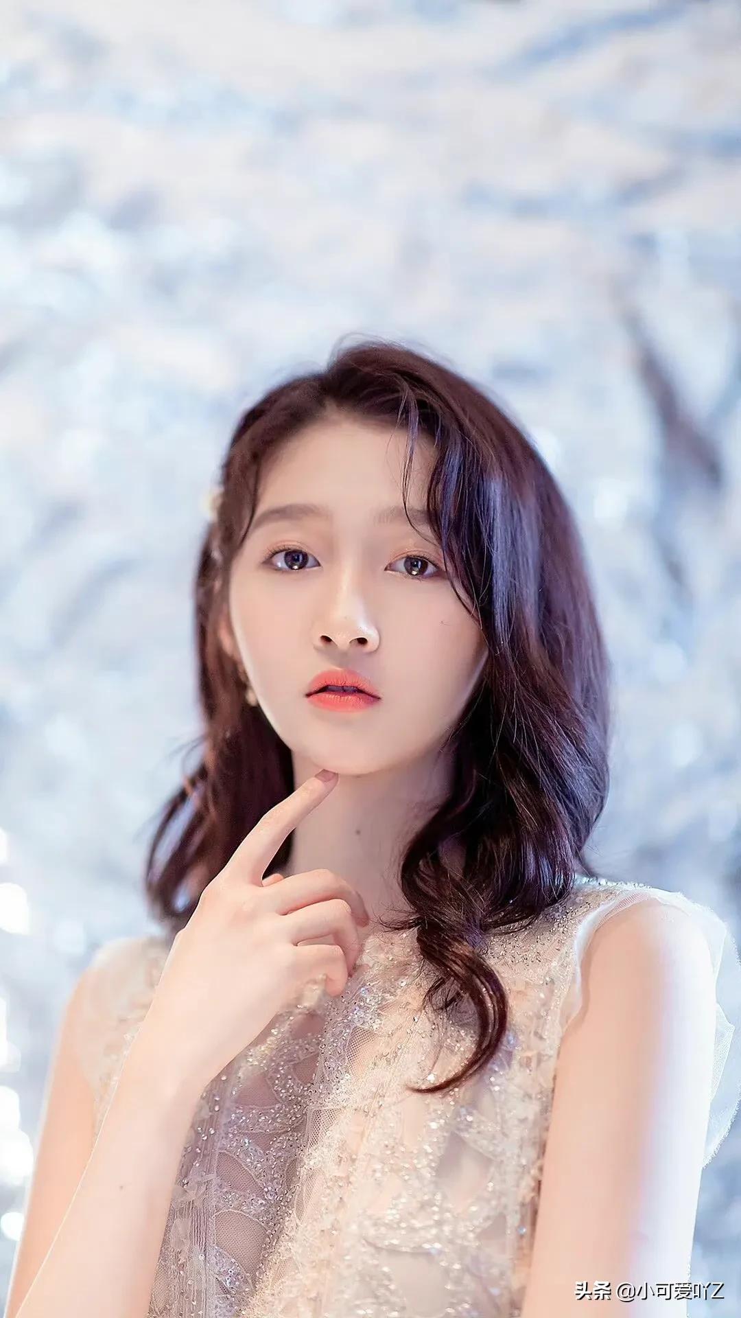 关晓彤美丽装扮图片