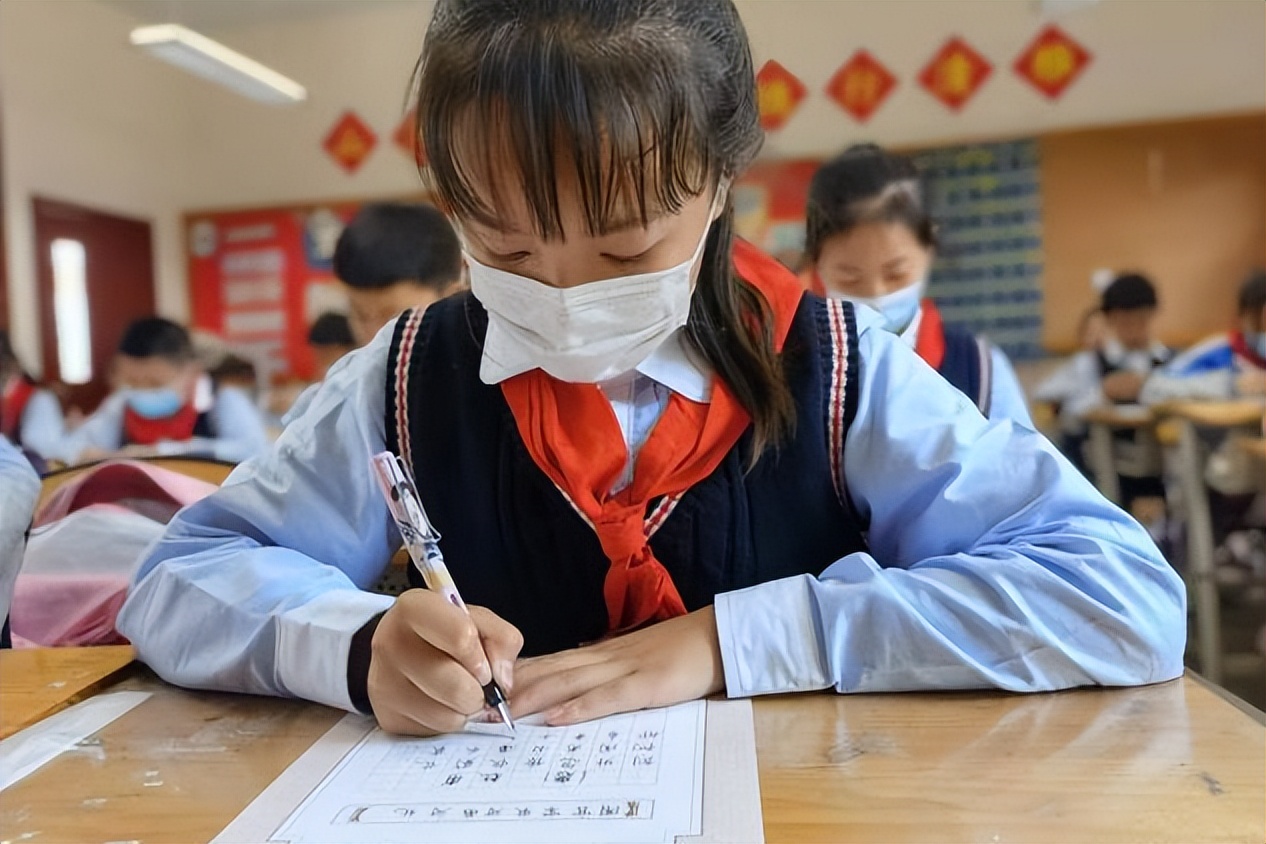 中和小学举行2022年春季学期语文素养系列活动之“硬笔书法比赛