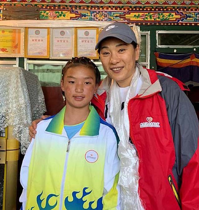 女篮李昕和巩晓彬合影(中国篮球金童玉女巩晓彬李昕,9年前恋爱无结果