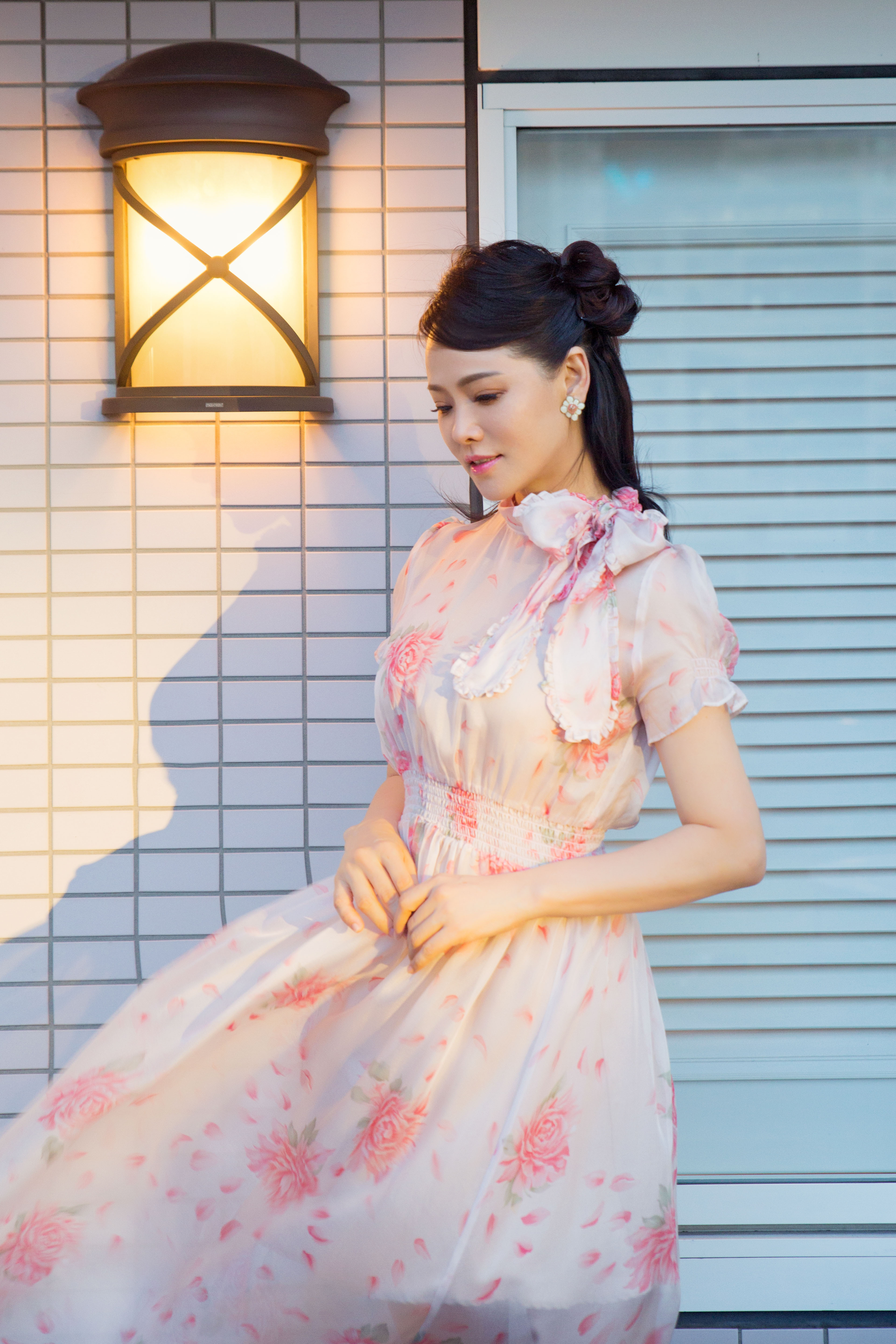 薛之谦摆拍，靳东写诗，张大大泪流满面，男人做作起来真要命